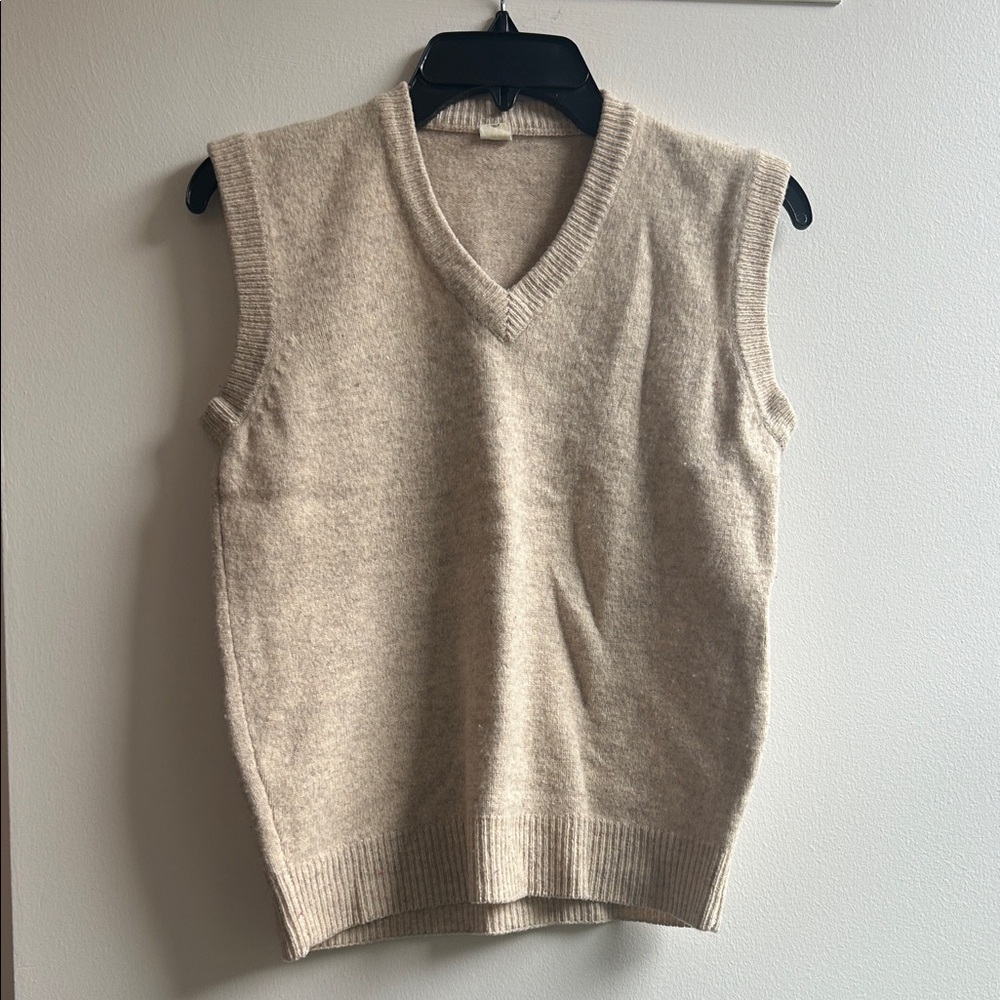 Vintage Cream Sleeveless Knit Sweater Vest